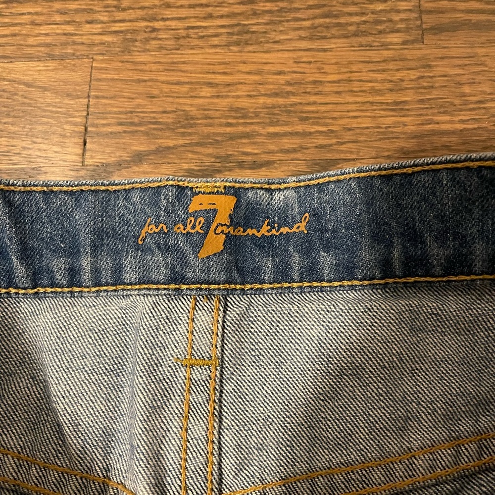 7 For All Mankind Jean Short - Picture 4 of 6